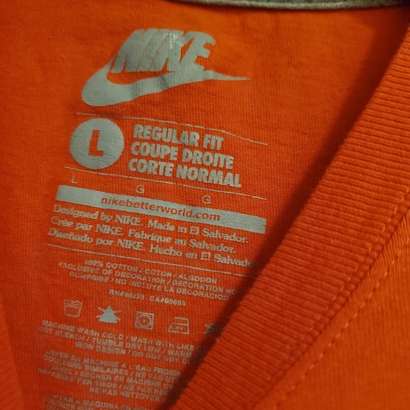 Nike t shirt - Picture 3 of 4